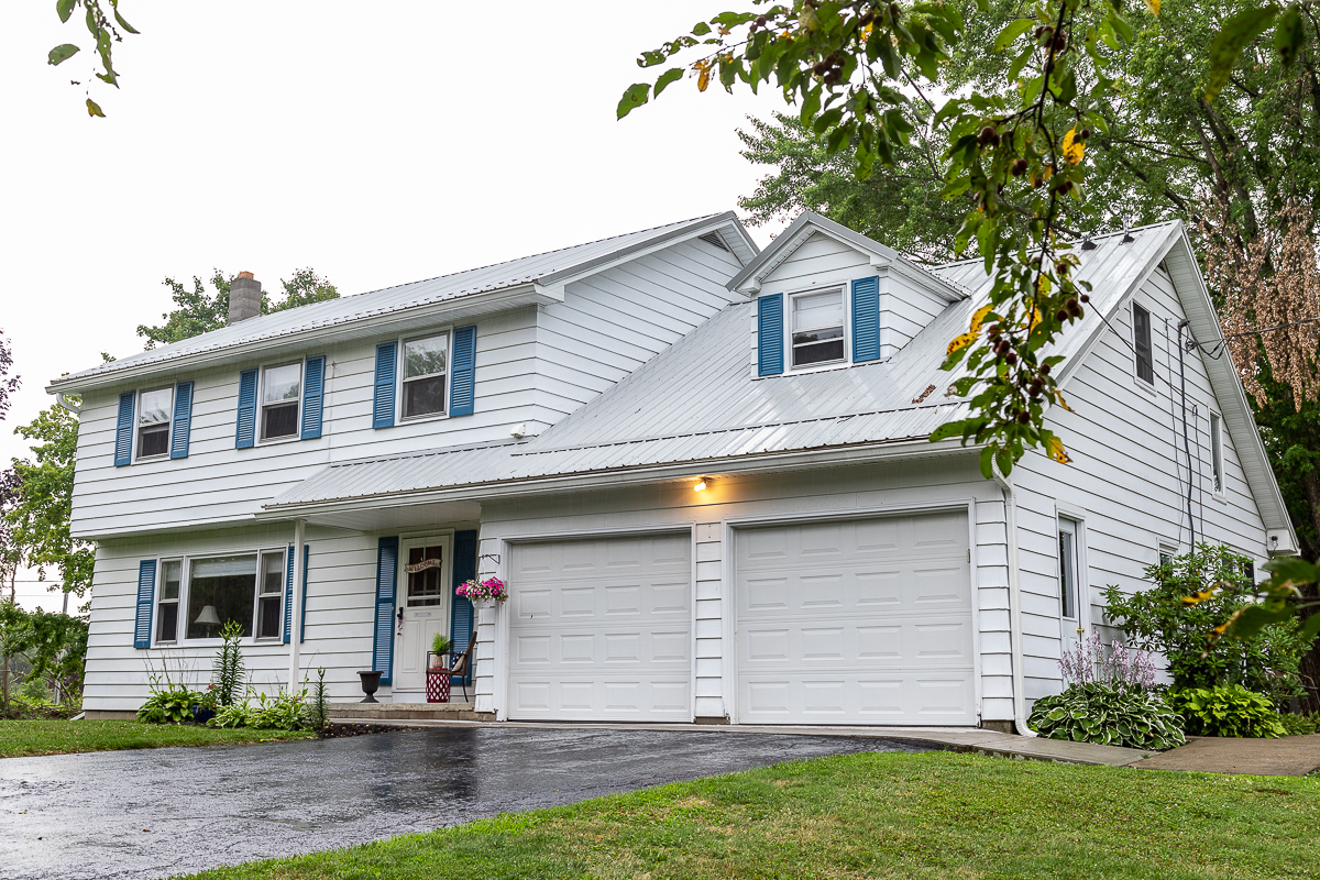 Colonial Home w/4 Bedrooms 2.5 Bath: Open House!