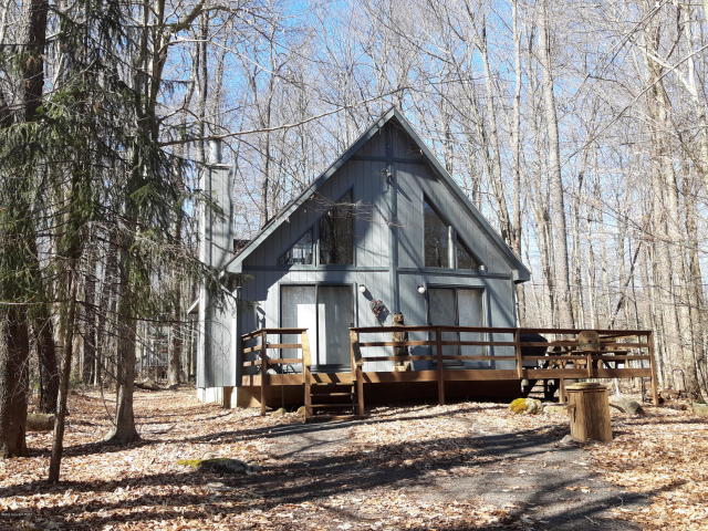 $125,000 Arrowhead lakes; Mt. Chalet within walking distance to either 2 pools