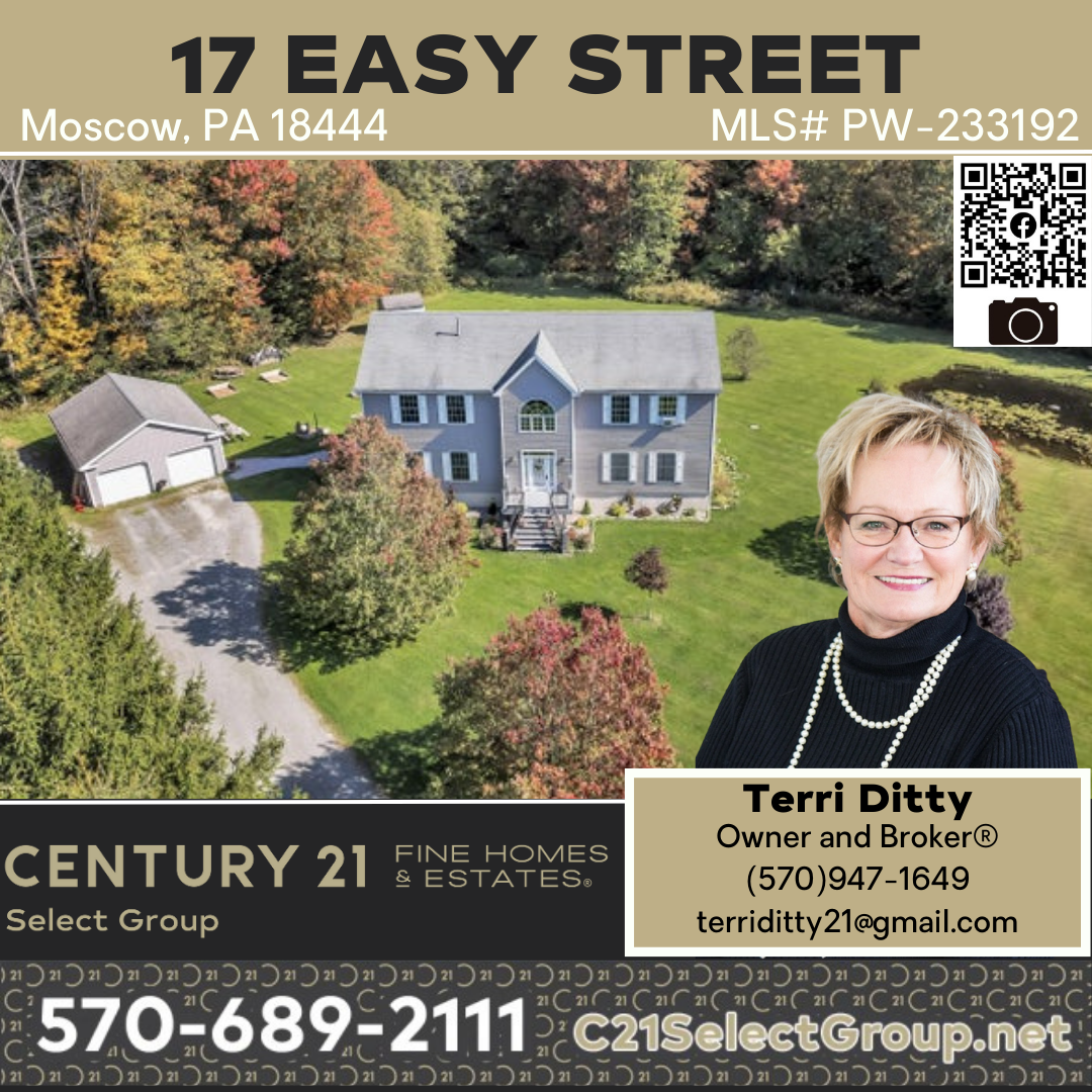 17 Easy Street: Country Center Hall Colonial on 3+ Acres