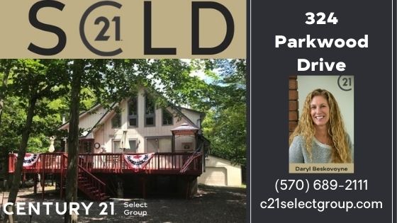 SOLD! 324 Parkwood Drive: The Hideout