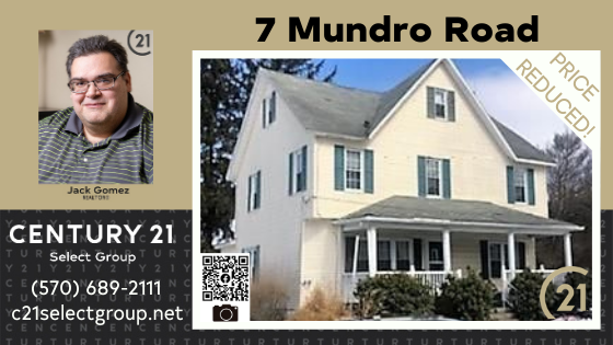 7 Mundro Road: Home in Central Location on Nearly 3 Acres