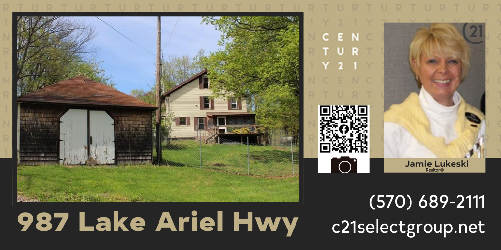 987 Lake Ariel Highway: Vintage Farmhouse in Lake Ariel