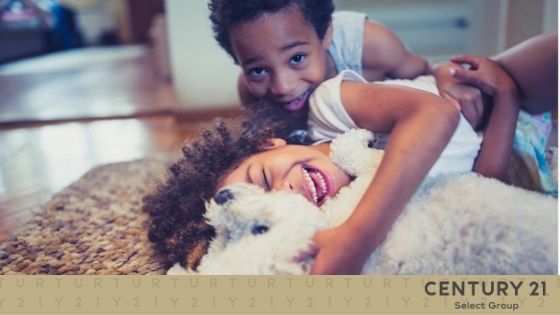 Pros and Cons of Raising Kids With Pets