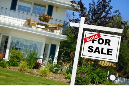 If You’re Selling Your House This Summer, Hiring a Pro Is Critical