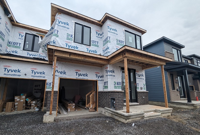 Analyzing the Surge in Canadian Housing Starts with a Spotlight on Ottawa