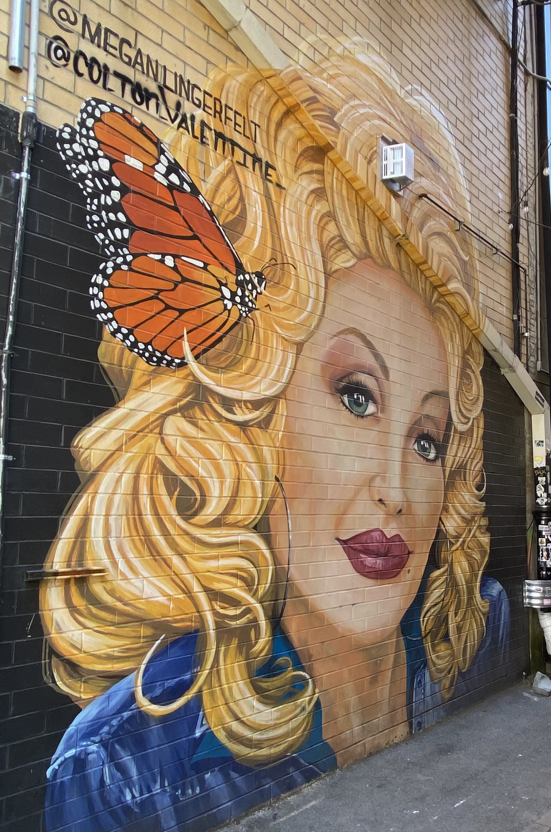 Dolly Parton in Art Alley on Market Square